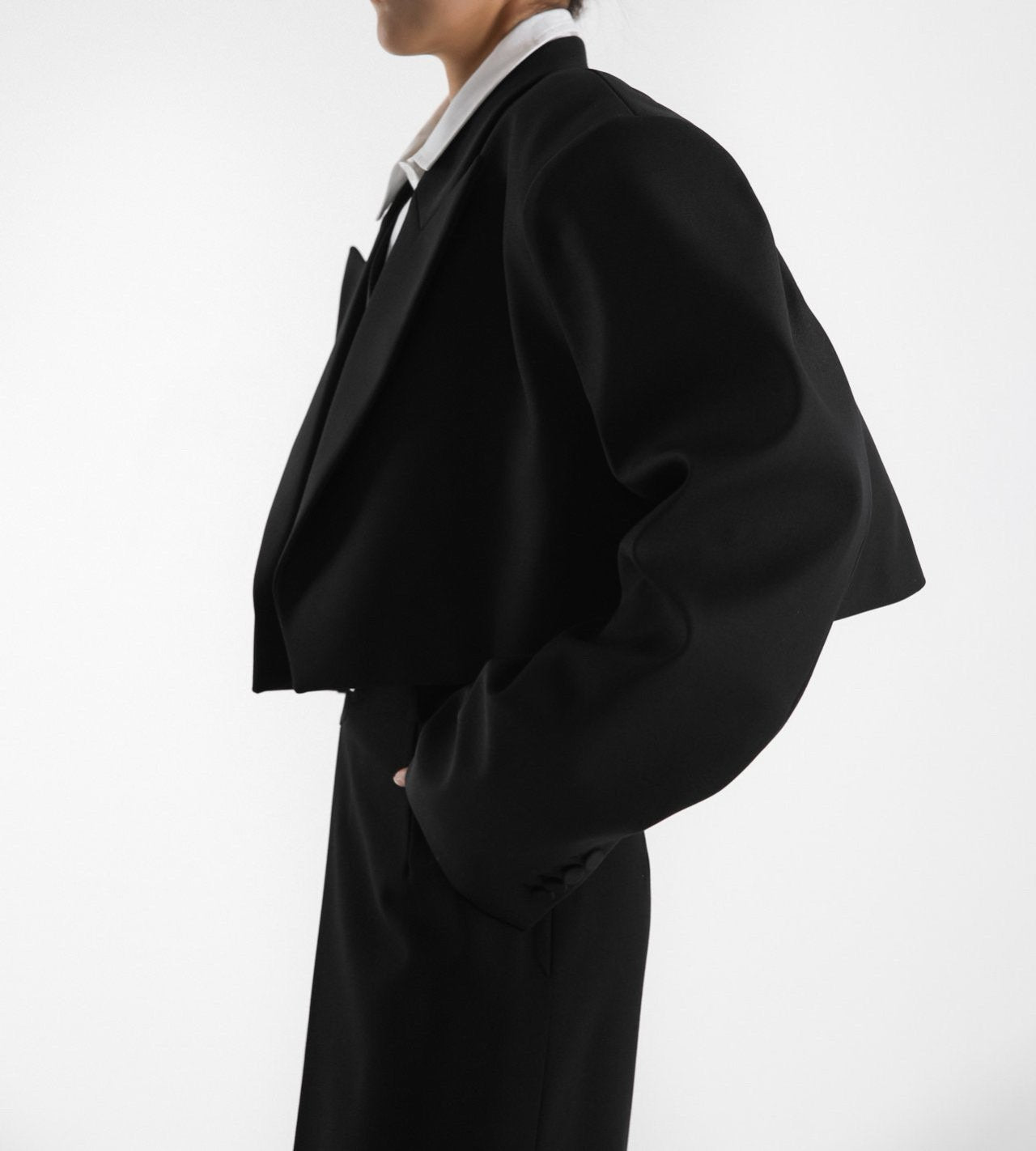 ALICIA Cropped Blazer - SUENE